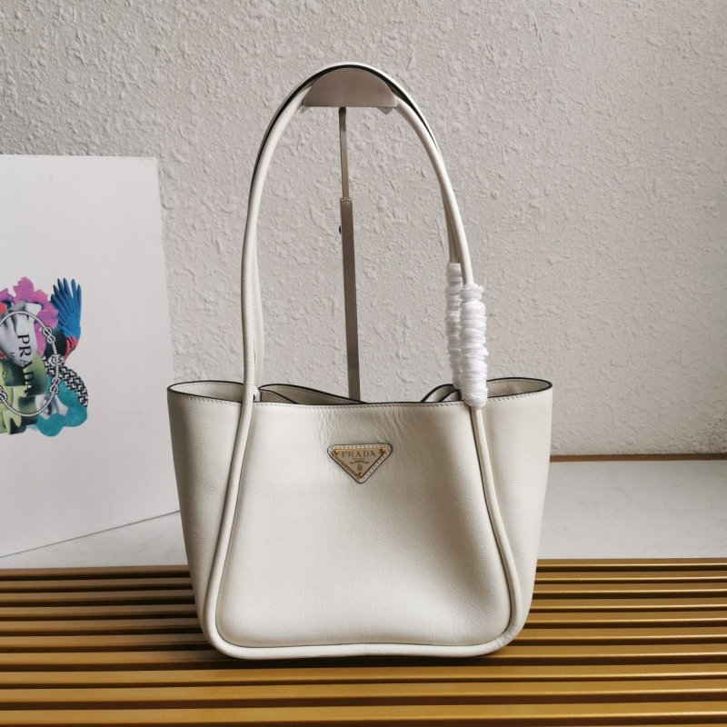 Pra*a shopping bags